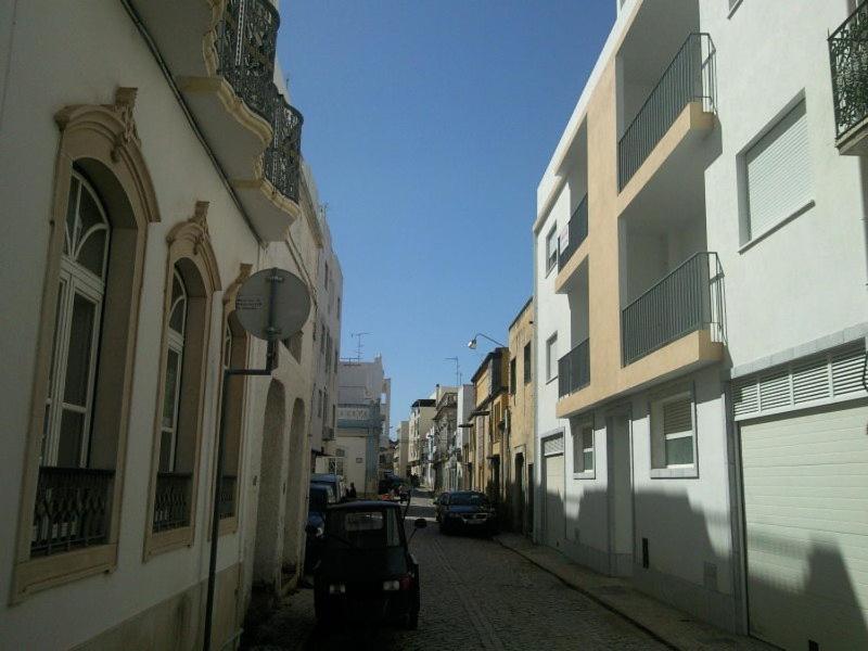 Entrecubos Guesthouse Olhão Oda fotoğraf